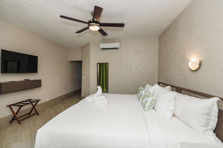Bedroom 3, Bananas On The Beach