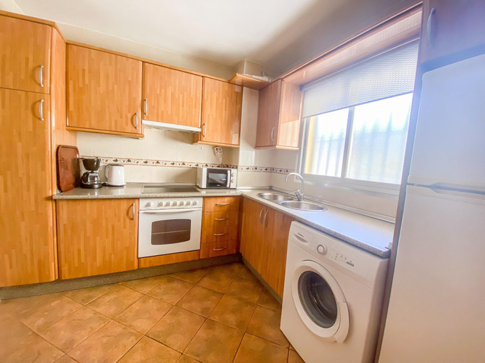 Others 5, Apartment in Benalmadena with Sea Views, Málaga