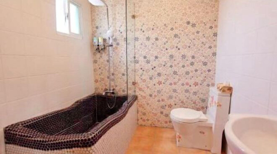 Bathroom 3, Bari Bari Bed and Breakfast Villa, Pingtung