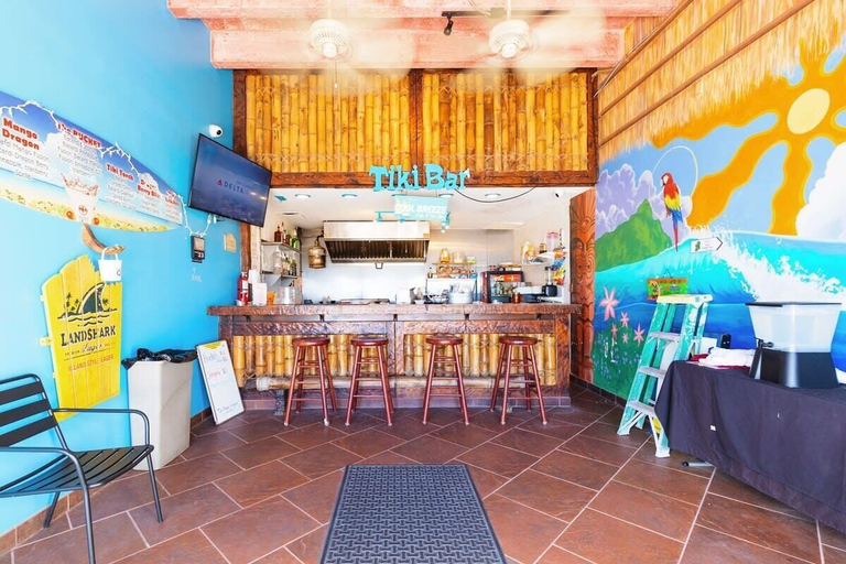 Room 4, Beach Studio w Partial Water Views Sundeck Pool, Volusia