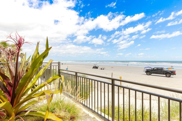 Room 5, Beach Studio w Partial Water Views Sundeck Pool, Volusia