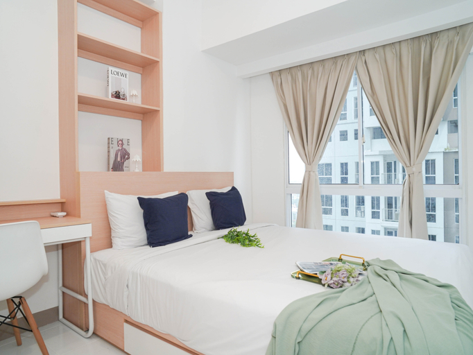 Bedroom 4, Comfortable and Roomy 2BR at Apartment Tokyo Riverside PIK 2 By Travelio, Tangerang