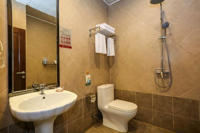 Bathroom 2, Wanli Hotel (Chengdu Head Office), Chengdu