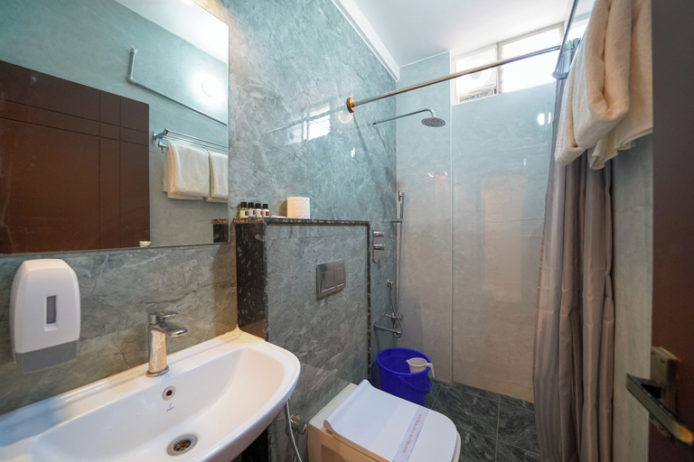 Bathroom 2, URBAN SUITES, Bangalore
