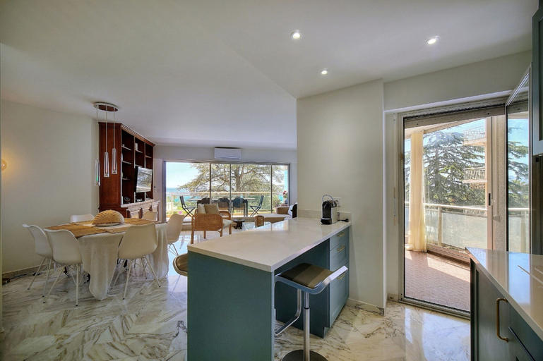 Room 5, 3 pi ces Terrasse vue mer et Parking A2b232, Alpes-Maritimes