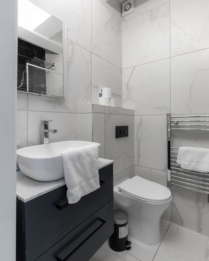 Bathroom 3, Bright Apartments near Hyd Park, London