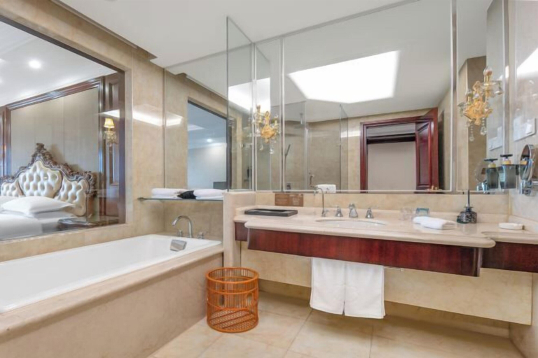 Bathroom 3, Riverside Hotel, Taizhou