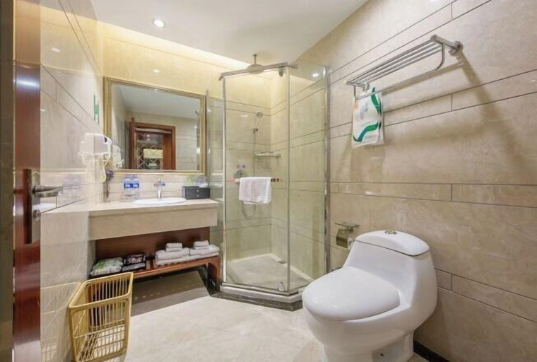 Bathroom 4, Yin Cheng Business Hotel, Wenzhou