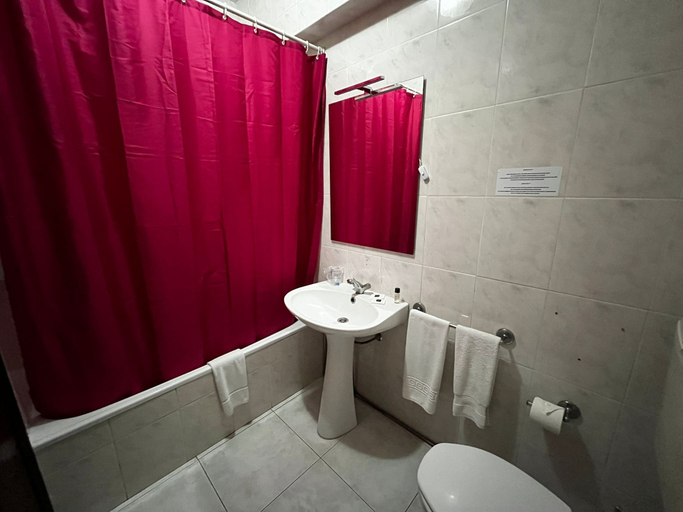 Bathroom 5, Hotel J.S.F., Horta