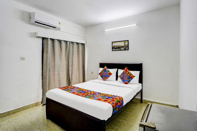Room 5, Fabexpress Elvin Balaji Beach Palace, North Goa