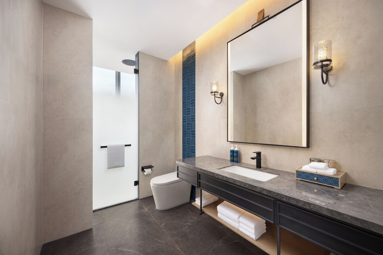 Bathroom 4, Four Points by Sheraton Hanzhong Riverside, Hanzhong