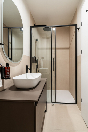 Bathroom 2, Old Town Apartments by Olala Homes, Municipiul Bucuresti
