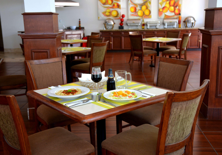 Food & Drinks 5, Krystal Urban Ciudad Juárez, Juárez