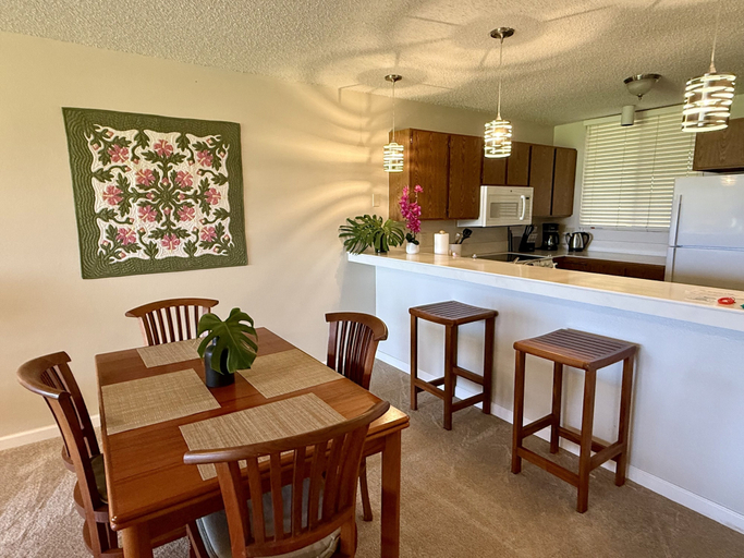Dining 2, W Villas E104 2 Bedroom Condo, Hawaii