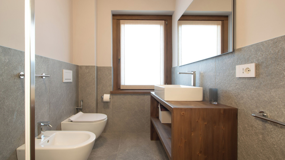 Interior 3, Funivie 24 - Cimino, Sondrio