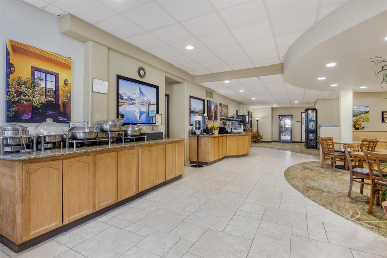 Food & Drinks 5, Best Western Plus Swiss Chalet Hotel & Suites, Pecos