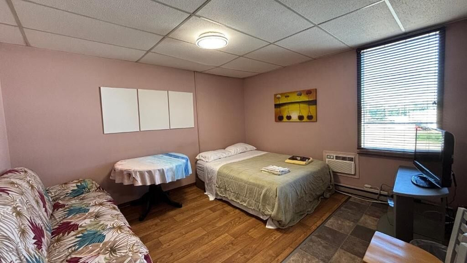 Room 2, Wakaw Inn, Division No. 15