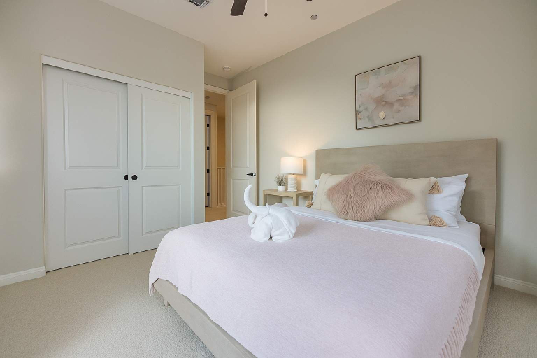 Bedroom 3, @marbella Lane -amazing 5BR Home in Rancho Mission, Orange
