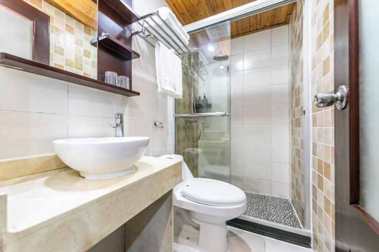 Bathroom 2, Ningyuan Homestay, Zhoushan