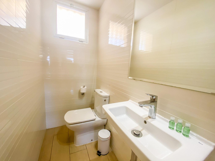 Bathroom 3, Apartment in Benalmadena with Sea Views, Málaga