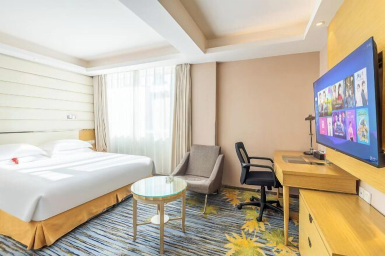 Bedroom 3, The Center Hotel, Yantai