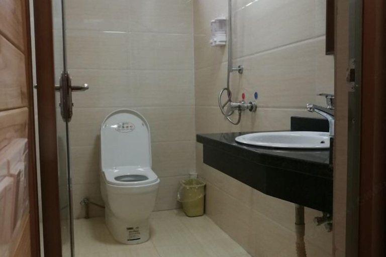 Bathroom 3, Fu Man Jia Ke Zhan, Hezhou