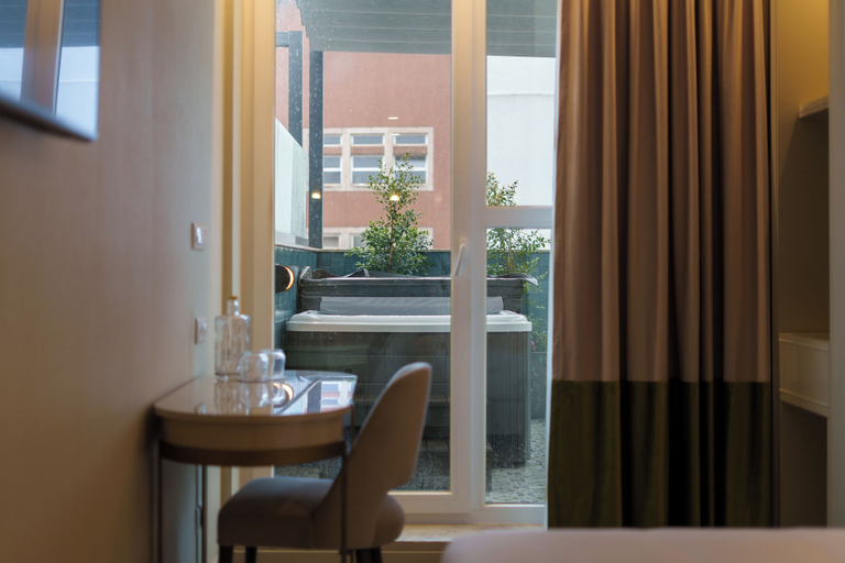 Room 5, Olympia Lis Baixa Hotel, Lisbon