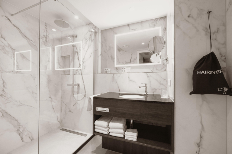 Bathroom 4, Golden Tulip Hotel Central, 's-Hertogenbosch