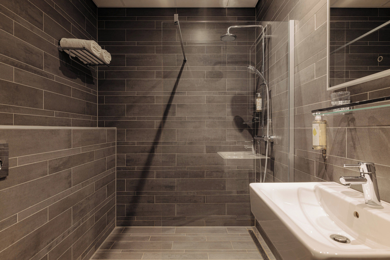 Bathroom 4, Leonardo Boutique Hotel The Lancaster Amsterdam, Amsterdam