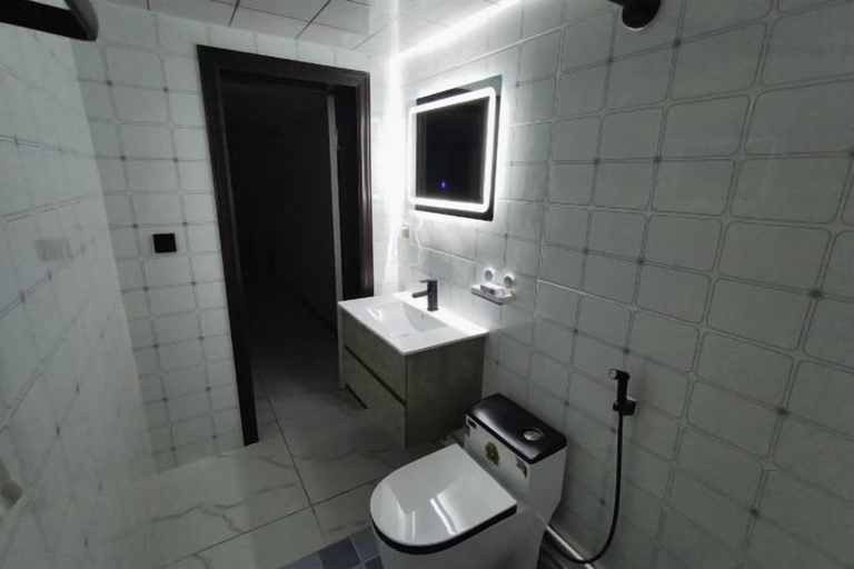 Bathroom 3, Hutubi Xintian Hotel, Changji Hui