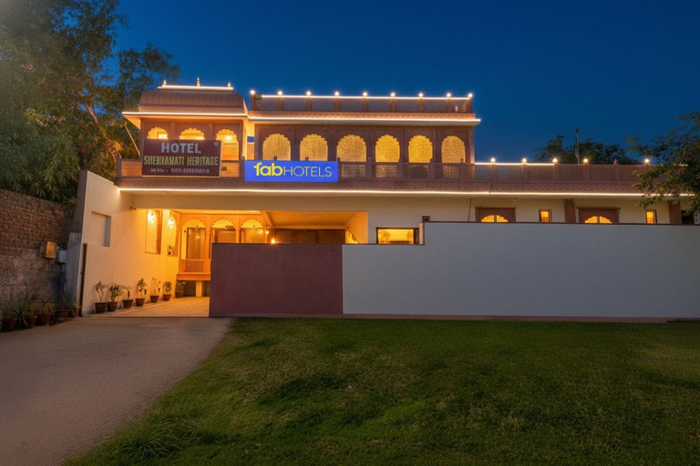 Exterior & Views