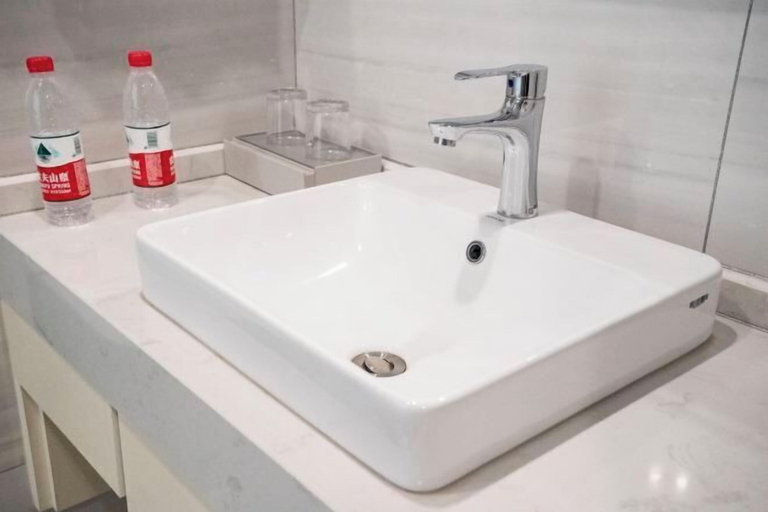 Bathroom 3, Tianmu Shuilu Hotel, Changzhou