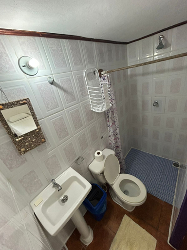 Bathroom 4, Casa Romano Hostal, Tola