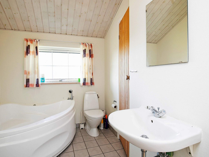 Bathroom, 4 Star Holiday Home in Lokken, Hjørring