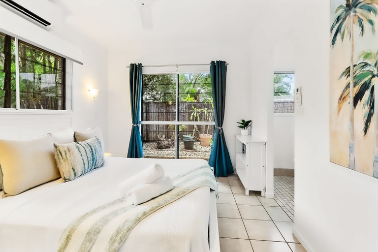 Room 4, Green Cottage in Trinity Beach, Cairns