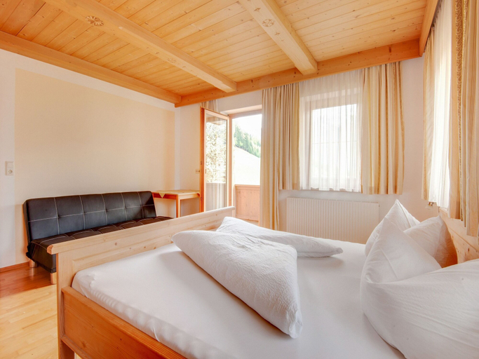 Bedroom 3, Modern vacation apartment with a view, Schwaz