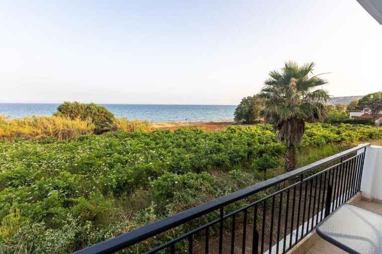 Room 4, Seaheaven House A4 - Beachfront Nest Memi Koroni, Peloponnese