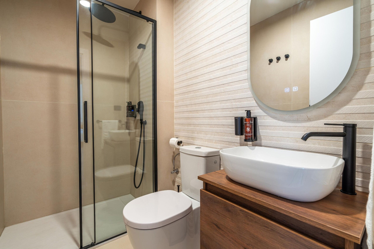 Bathroom 2, Old Town Apartments by Olala Homes, Municipiul Bucuresti