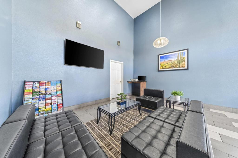 Public Area 2, Quality Inn & Suites Victorville – Hesperia, San Bernardino