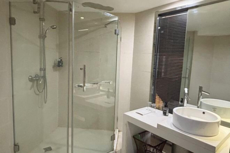 Bathroom 3, International Trade Hotel, Changchun
