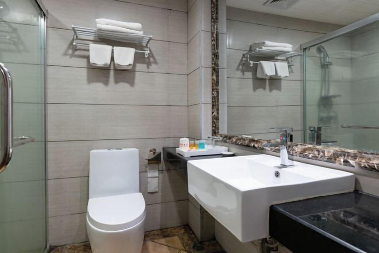 Bathroom 4, Yage Hotel, Baise