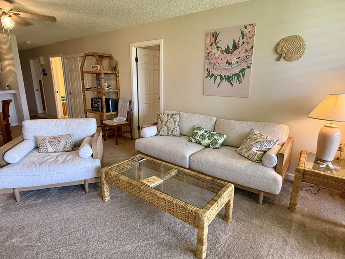 Living area 4, W Villas E104 2 Bedroom Condo, Hawaii