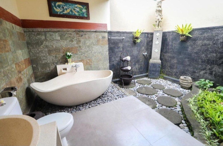 bathroom 4