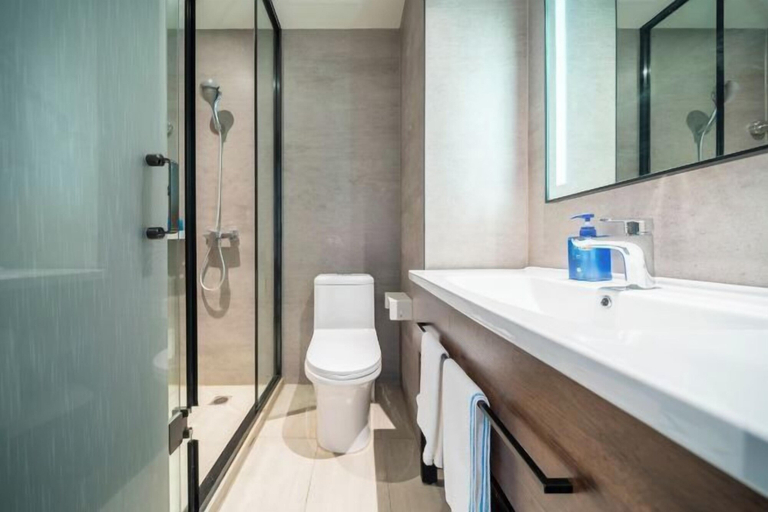 Bathroom 4, HanTing Hotel (Shanghai Daning Music Plaza Xindian), Shanghai