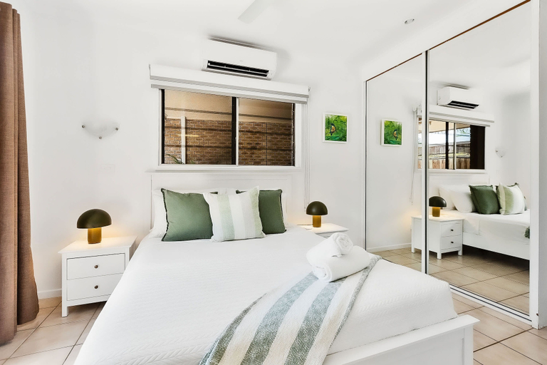Room 5, Green Cottage in Trinity Beach, Cairns