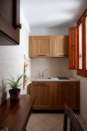 Private kitchen 3, Sikania Residence, Syracuse