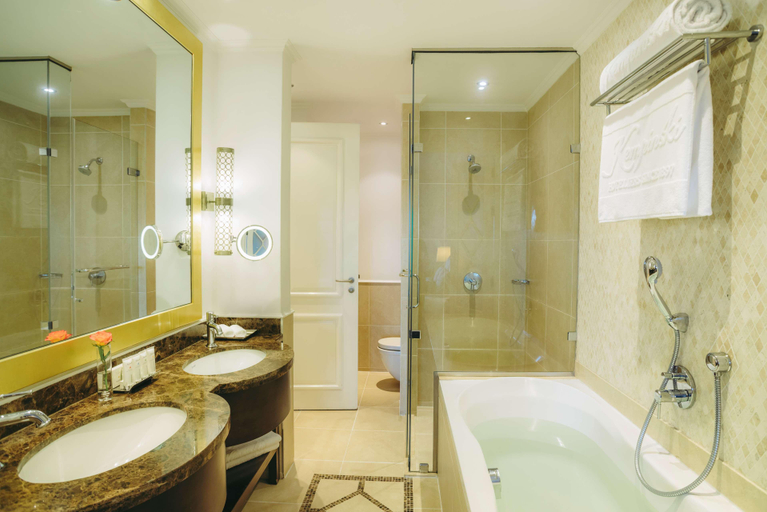 Bathroom 5, Villa Rosa Kempinski, Dagoretti North