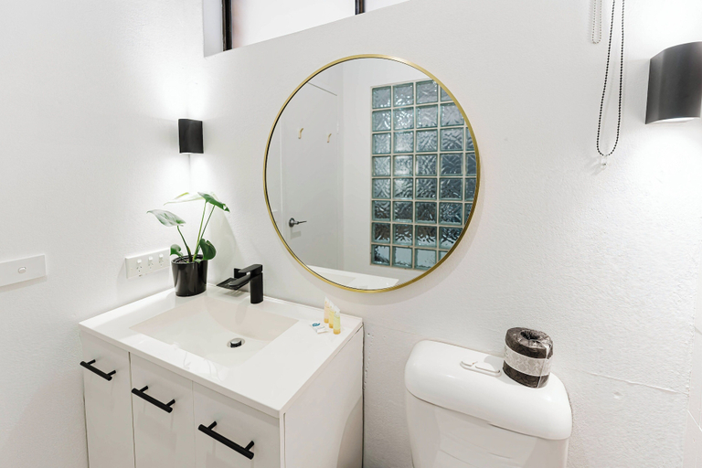 Bathroom 4, Country 2 Coast Coffs Harbour Motor Inn, Coffs Harbour - Pt A