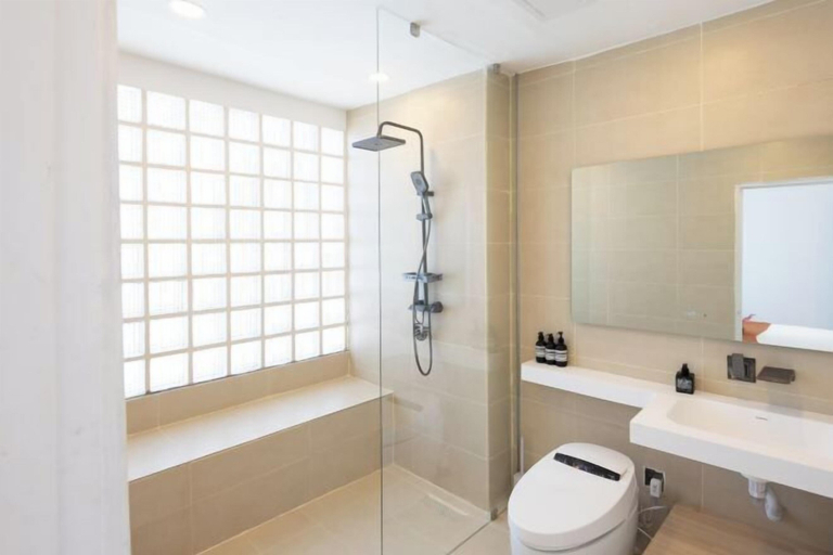Bathroom 4, Ratchada Retreat Boutique Suites, Din Dang