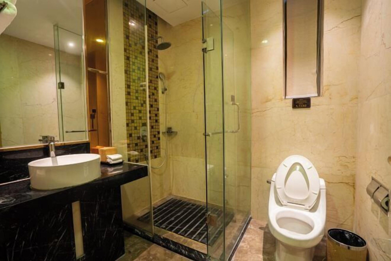 Bathroom 3, Empark Seabed Hot Spring Hotel, Ningbo